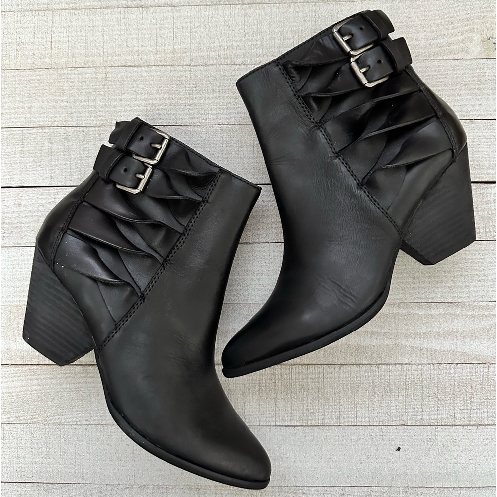 Frye Reina Twist Black Bootie size 7.5